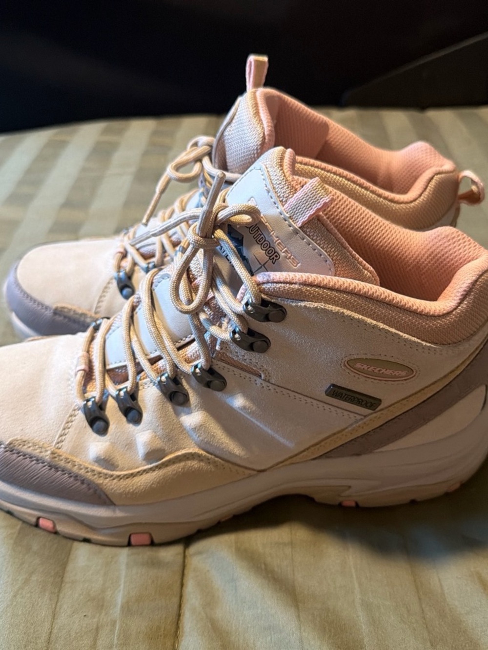 Skechers Women's Lace-Up Light Pink Outdoor Boots